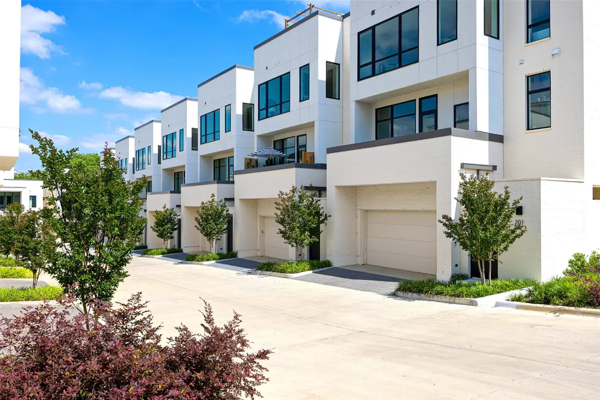 610 N Oak Cliff Boulevard #202, Dallas, TX 75208 - #1