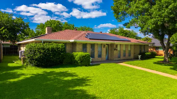 1241 College Parkway, Lewisville, TX 75077