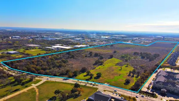 1101 W Broad Street, Mansfield, TX 76063