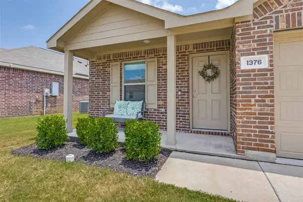 1376 Beach Drive, Azle, TX 76020
