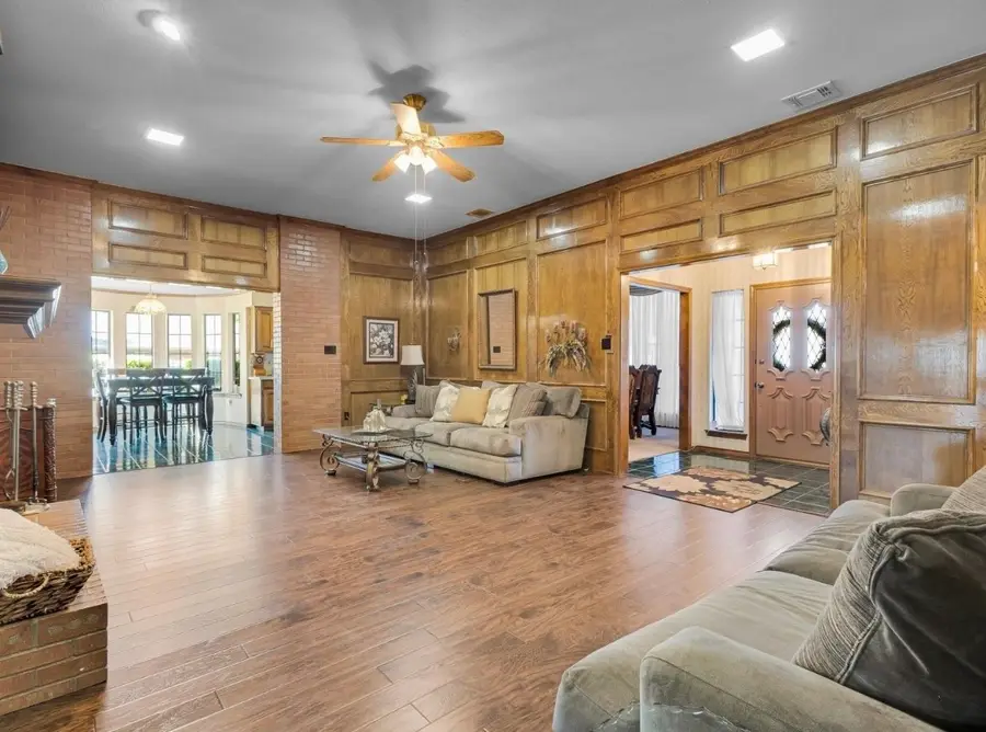 3630 Ridgewood Drive, Grand Prairie, TX 75052 - #3