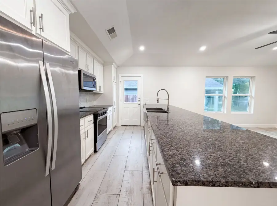 709 W Hull Street, Denison, TX 75020 - #2