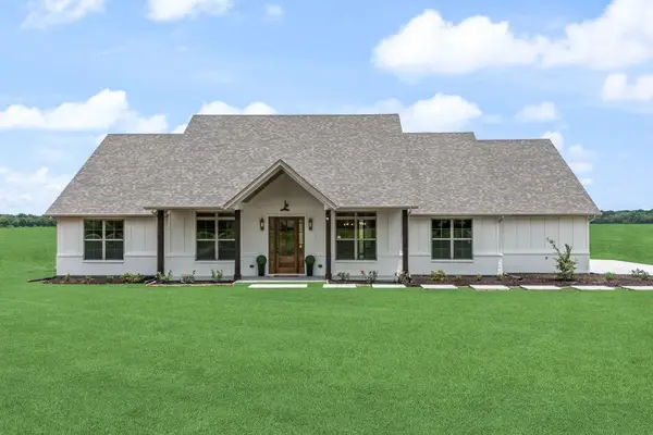 594 Sedalia Road, Van Alstyne, TX 75495