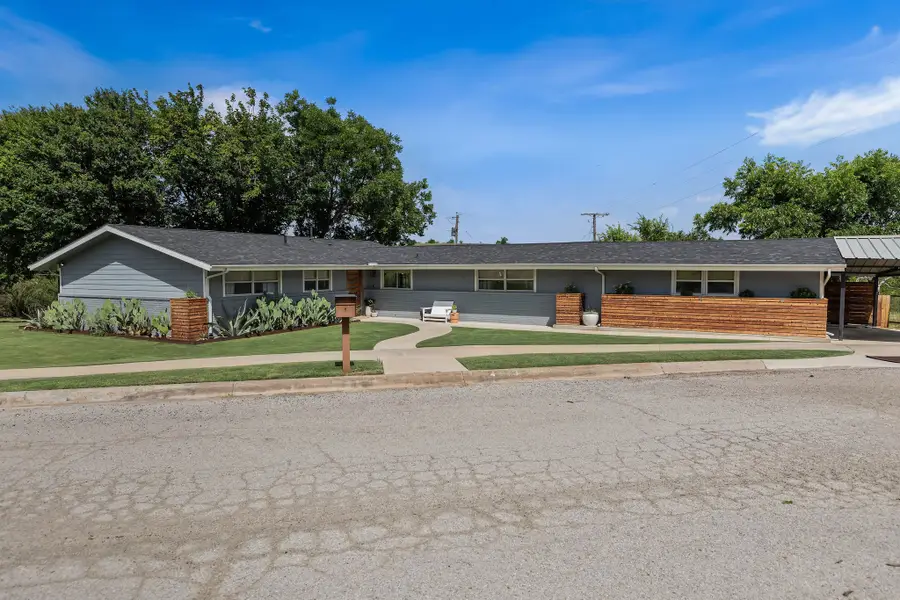 1613 S Cliff Street, Decatur, TX 76234 - #2