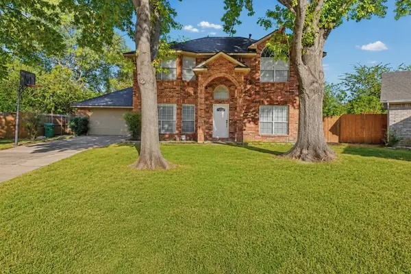 2505 Classic Court W, Bedford, TX 76021