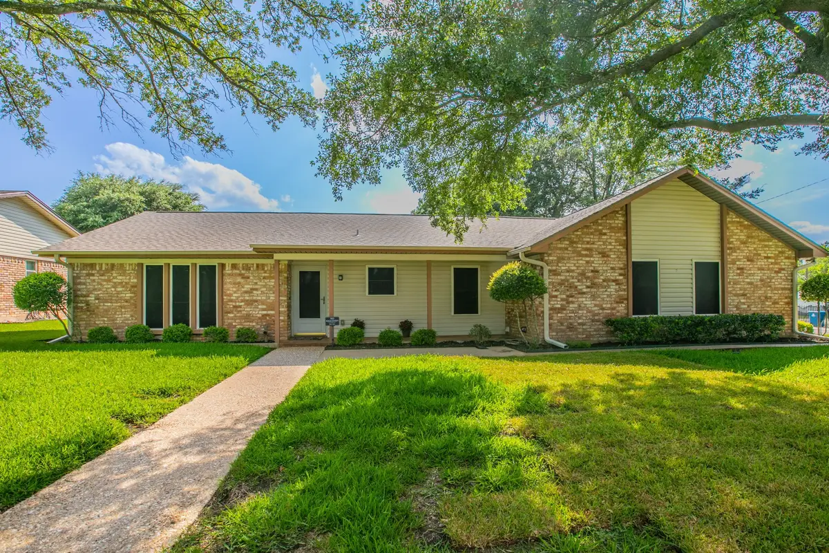 241 Travis Lane, Hewitt, TX 76643 - #1
