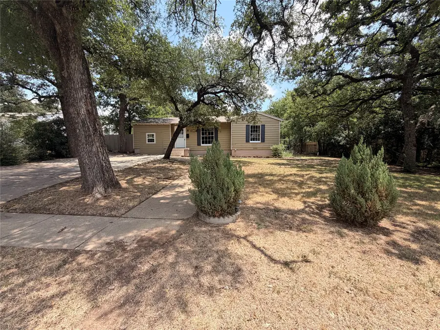 2613 Stark Street, Fort Worth, TX 76112 - #2
