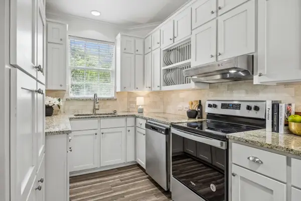 2113 Parkview, Carrollton, TX 75006