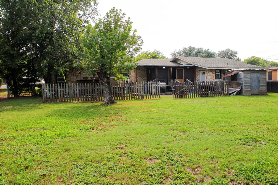 110 N Cherry Lane, Granbury, TX 76048 - #3