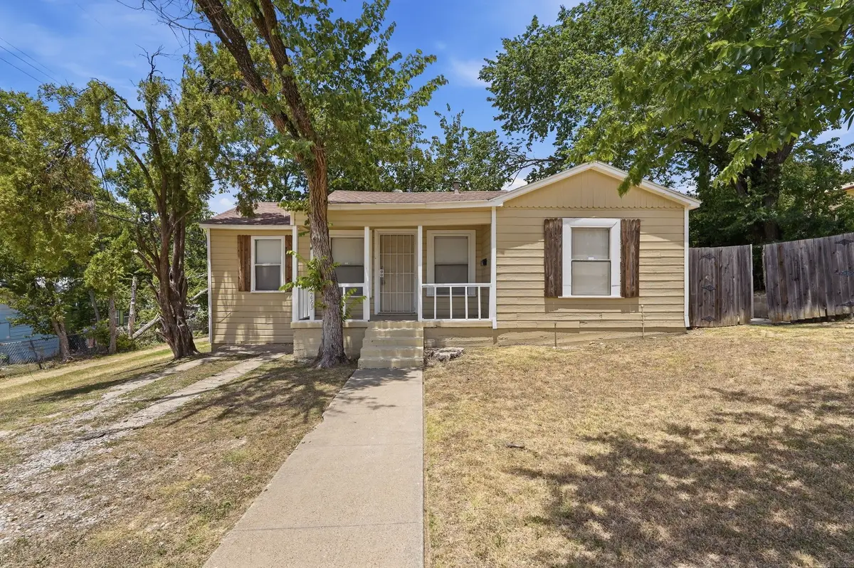 2663 Burton Avenue, Fort Worth, TX 76105 - #1