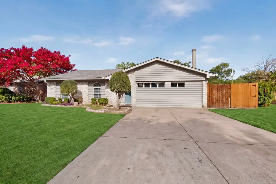 2041 Hemlock Drive, Haltom City, TX 76117 - #2