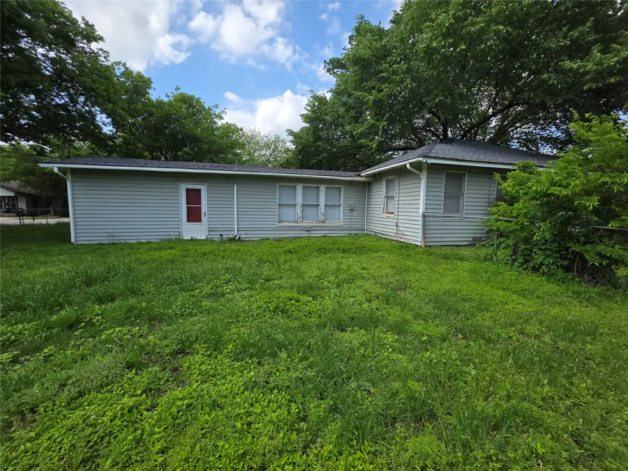 1315 N Robinson Street, Cleburne, TX 76031 - #3
