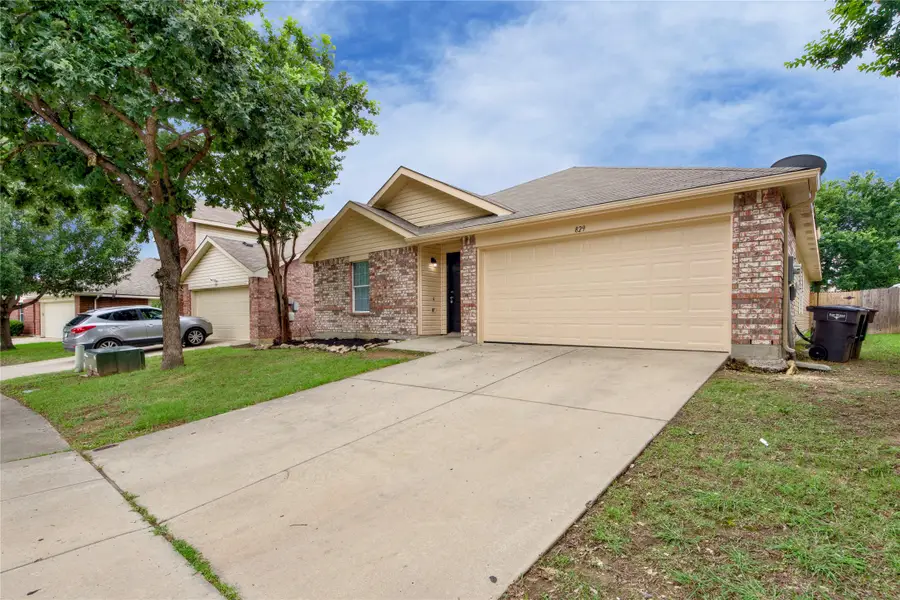 829 Santa Rosa Drive, Fort Worth, TX 76052 - #2