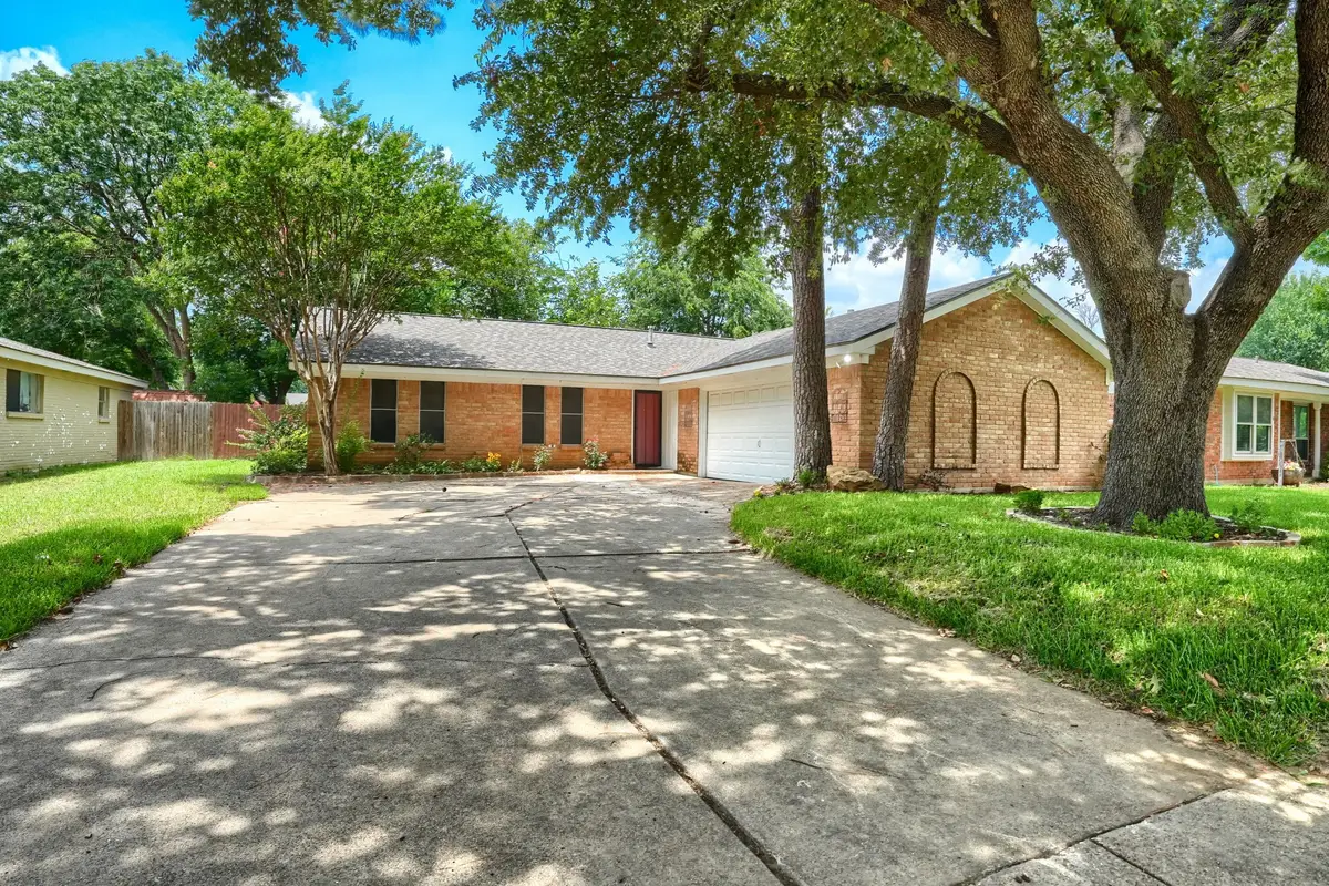 821 Prestwick Street, Bedford, TX 76022 - #1