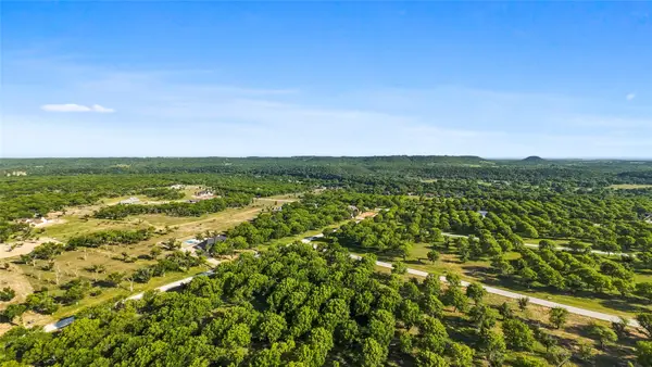 2537 Buckskin Drive, Granbury, TX 76049