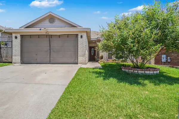 9936 Blue Bell Drive, Fort Worth, TX 76108