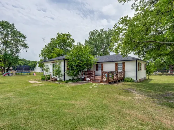 411 W Houston Street, Leonard, TX 75452