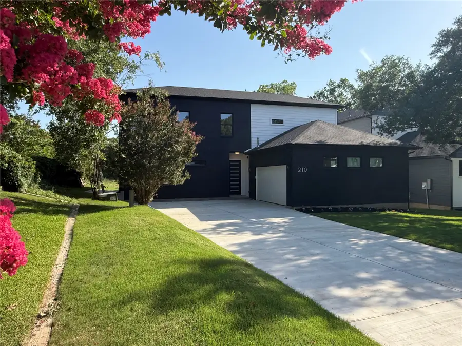 210 Silverleaf Drive, Fort Worth, TX 76112 - #2