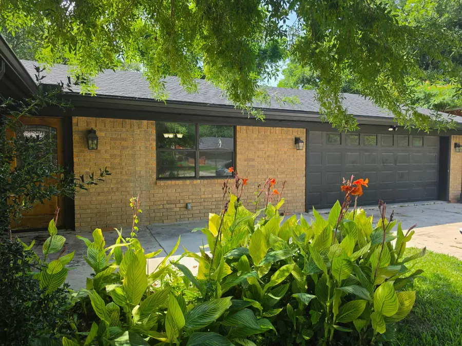 2404 Monticello Street, Brownwood, TX 76801 - #3