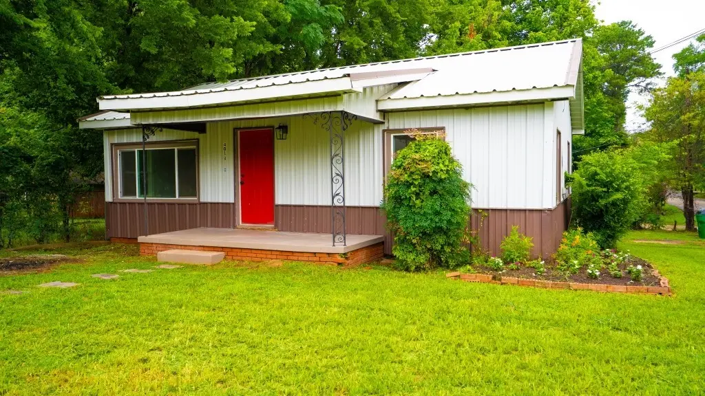 401 W Carolina Street, Palestine, TX 75803 - #1