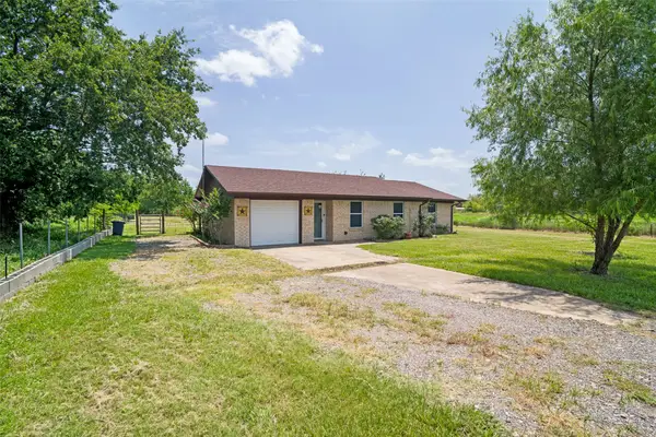 6105 Country Corner Lane, Terrell, TX 75161