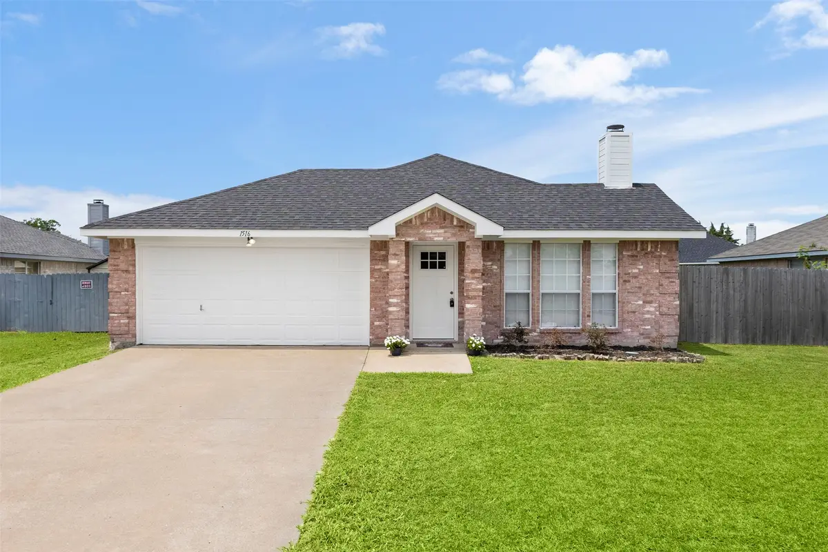 1516 S Rockwall Avenue, Terrell, TX 75160 - #1