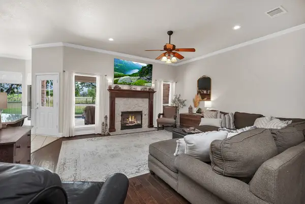 806 N Tejas Drive, Sanger, TX 76266