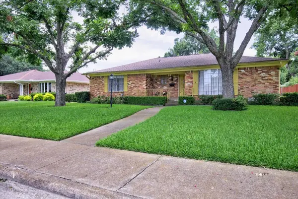 2210 Babalos Lane, Dallas, TX 75228