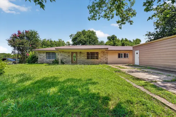 387 Avenue D, Point, TX 75472