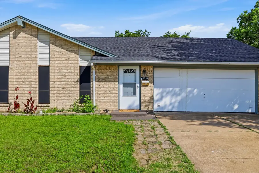 2304 Greenwood Circle, Carrollton, TX 75006 - #2