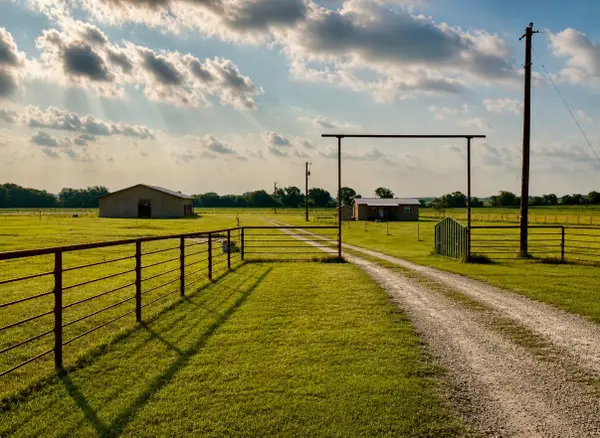 695 County Road 416 Road, Comanche, TX 76442