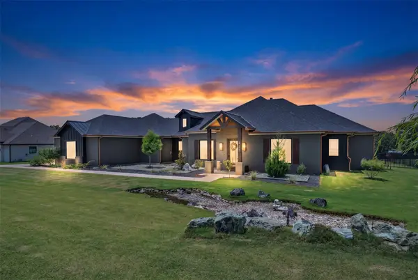 321 Pear Valley Lane, Burleson, TX 76028