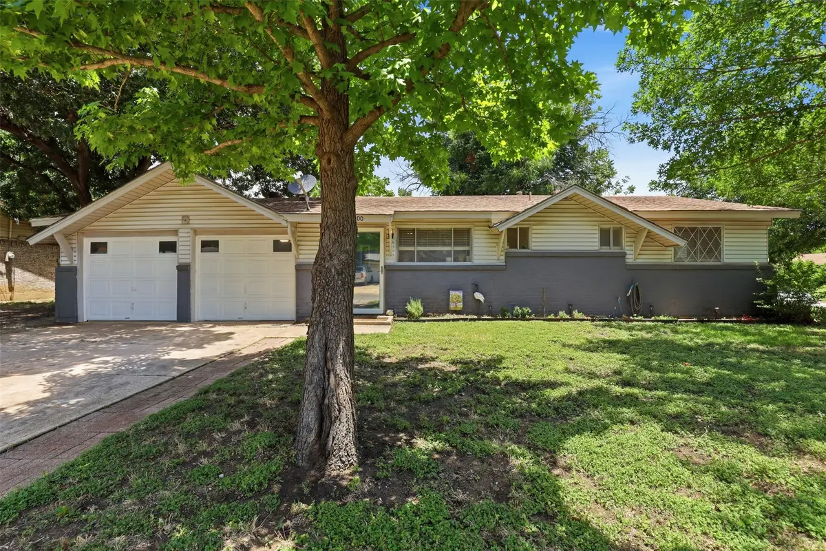 800 Belaire Drive, Burleson, TX 76028 - #1