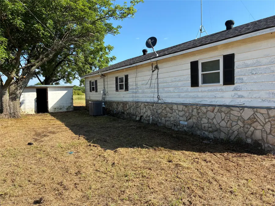 2279 Upper Montague Road, Bowie, TX 76230 - #2