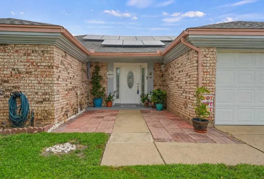 3030 Meadow Creek Court, Grand Prairie, TX 75052 - #2