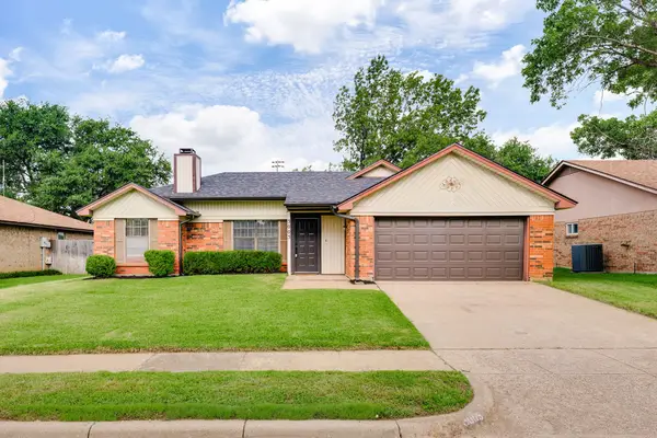 3005 Richwood Circle, Bedford, TX 76021
