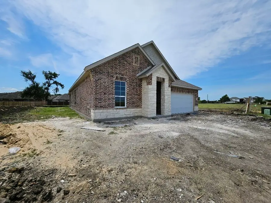 901 Silverleaf Drive, Ennis, TX 75119 - #3