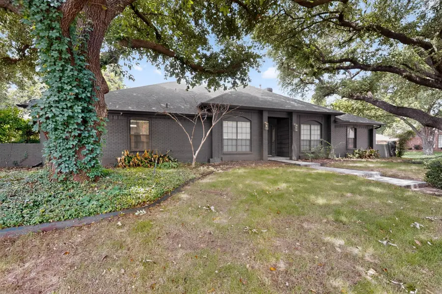 3900 N Shadycreek Drive, Arlington, TX 76013 - #2
