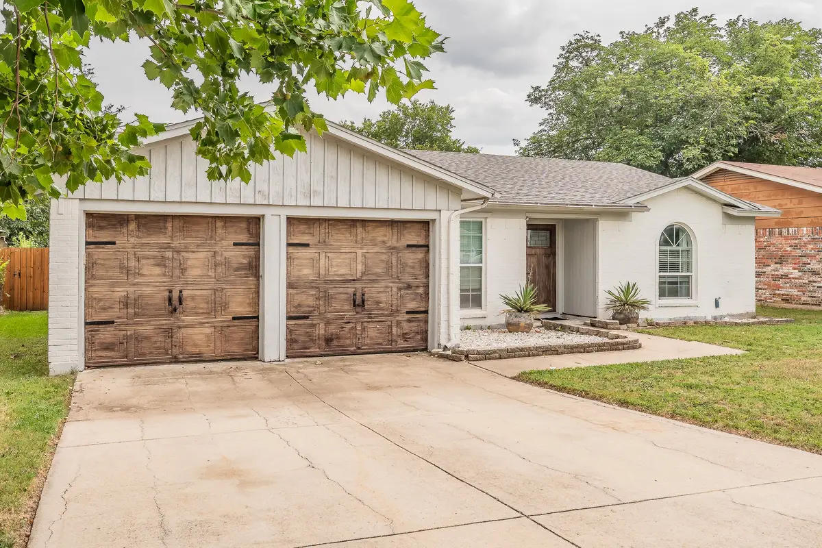 5612 Macgregor Drive, Haltom City, TX 76148 - #1