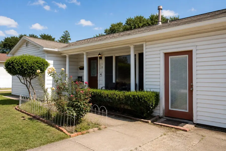 1010 Mcclendon Street, Irving, TX 75061 - #2