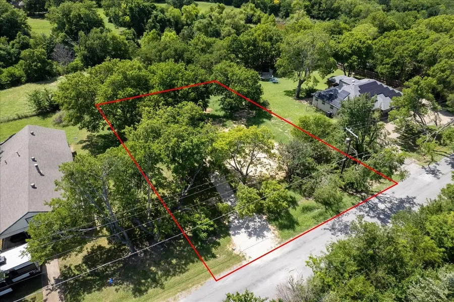 704 N Denison Street, Bells, TX 75414 - #2