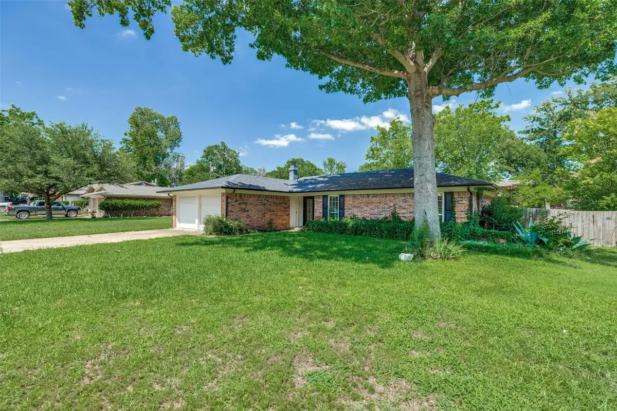 914 S Hyde Park Avenue, Denison, TX 75020 - #1