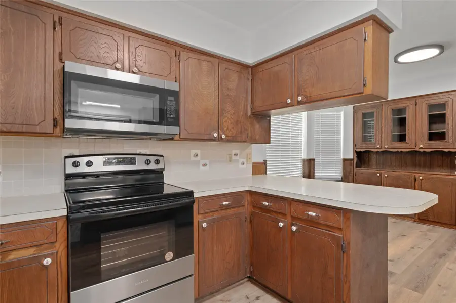 301 E 6th Street, Krum, TX 76249 - #3