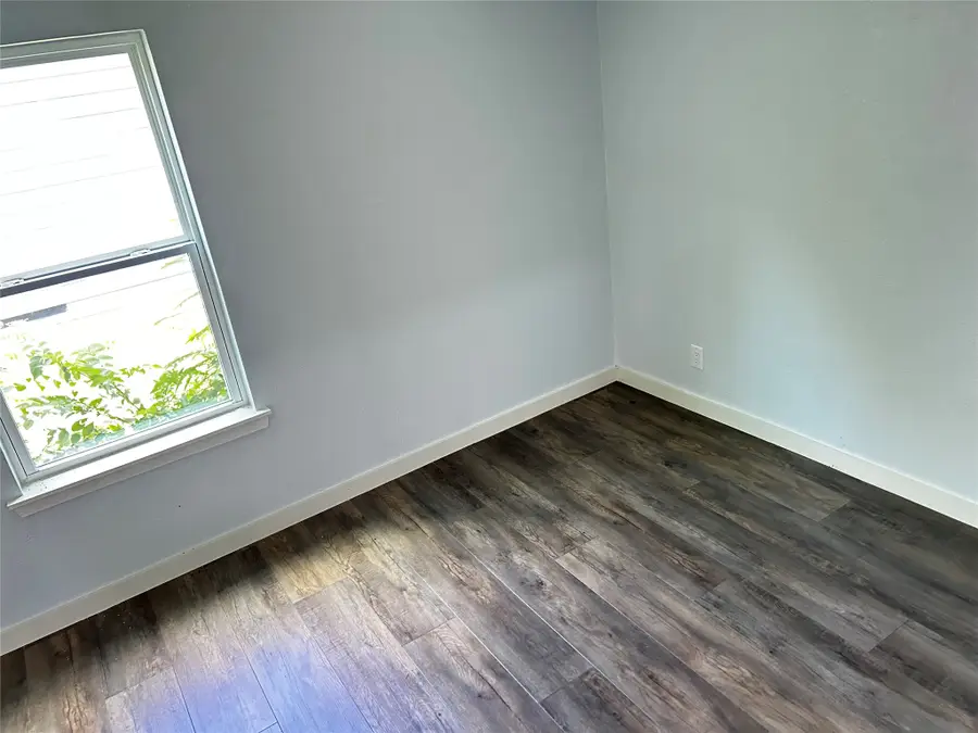 110 E Cunningham Street, Bonham, TX 75418 - #3