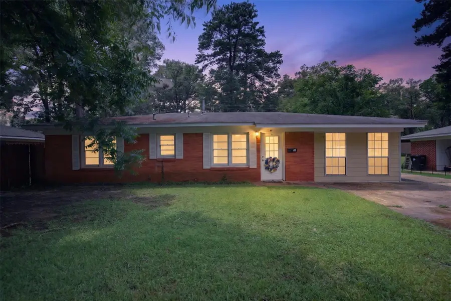 305 8th Street Ne, Springhill, LA 71075 - #2