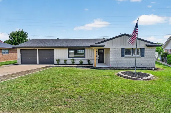 154 Hallmark Drive W, Fort Worth, TX 76134