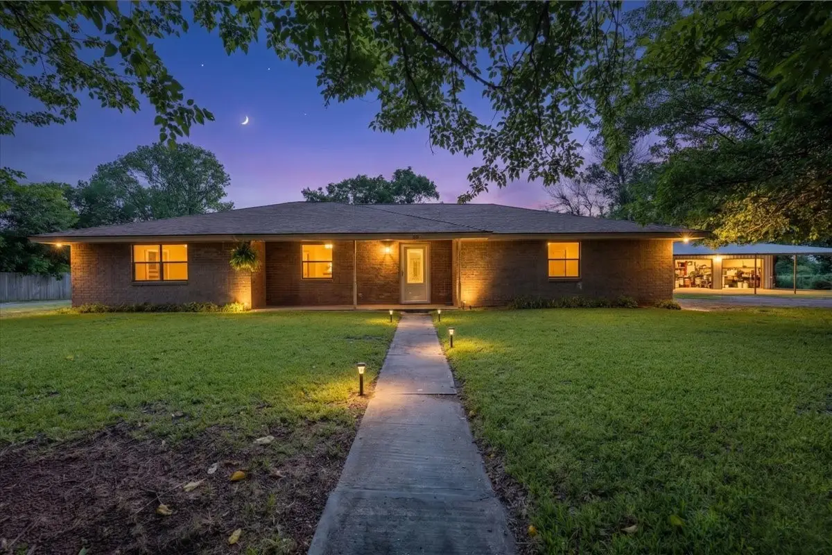 131 S Crescent Street, Gorman, TX 76454 - #1