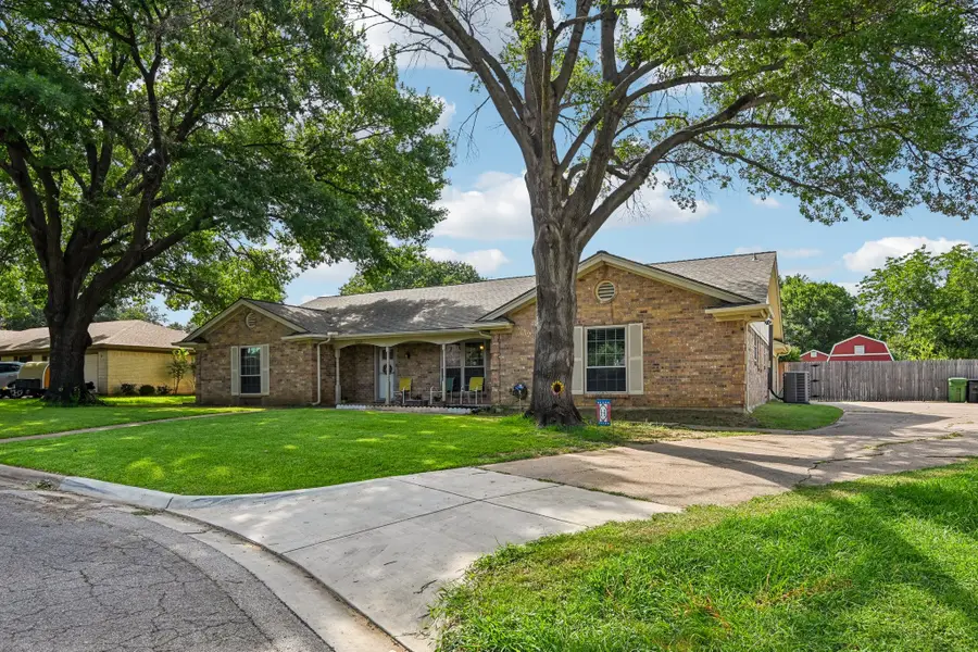 6404 Suncrest Court, North Richland Hills, TX 76180 - #2