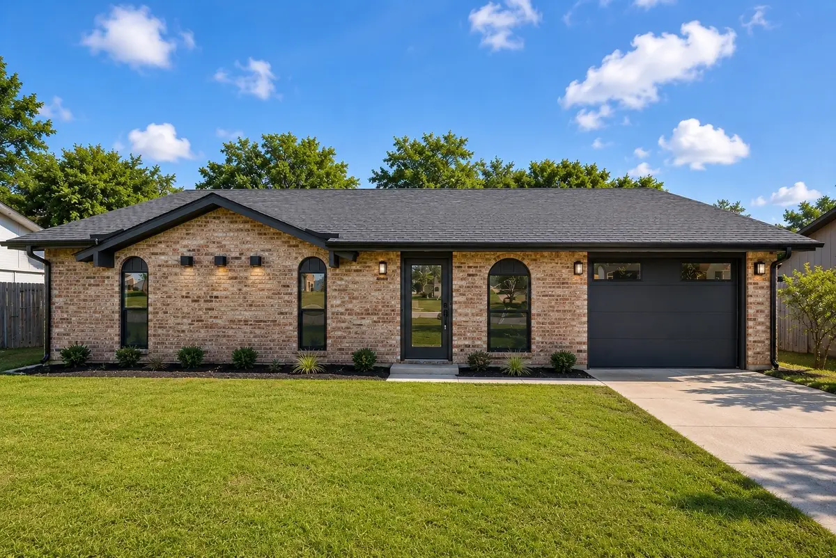132 Yorkshire Drive, Cedar Hill, TX 75104 - #1