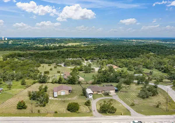 704 Land Of Goshen Drive, Springtown, TX 76082